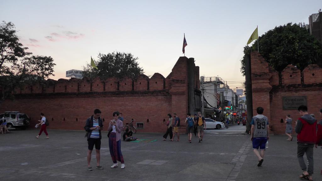 Walkinn Guesthouse 1 Чиангмай Экстерьер фото